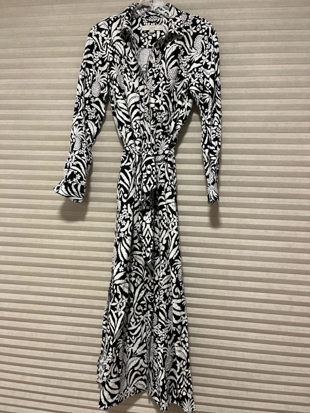 LOFT Black and White Linen Shirt Dress Floral Maxi Shirt Dress size 0 - Picture 6 of 7